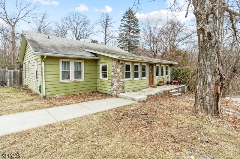 Property Photo:  71 Longhouse Dr  NJ 07421 