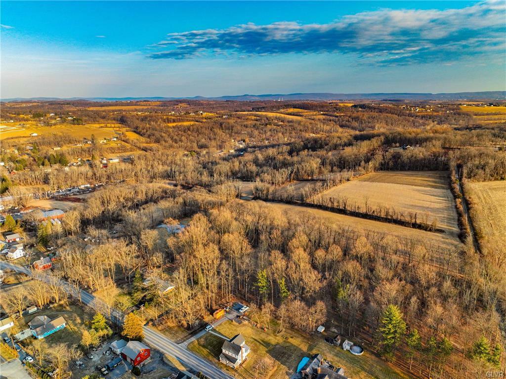 Property Photo: 1476 Flicksville Road PA 18013
