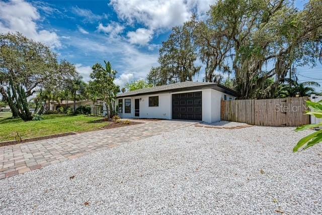 Property Photo:  547 Hobart Road  FL 34293 