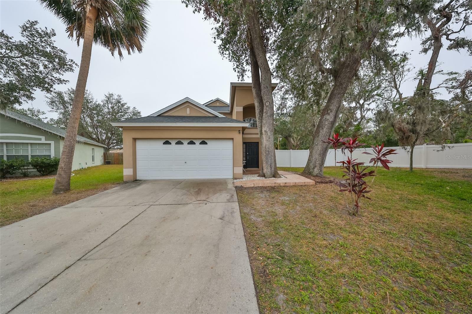 Property Photo:  6930 Summer Harbor Lane  FL 33578 