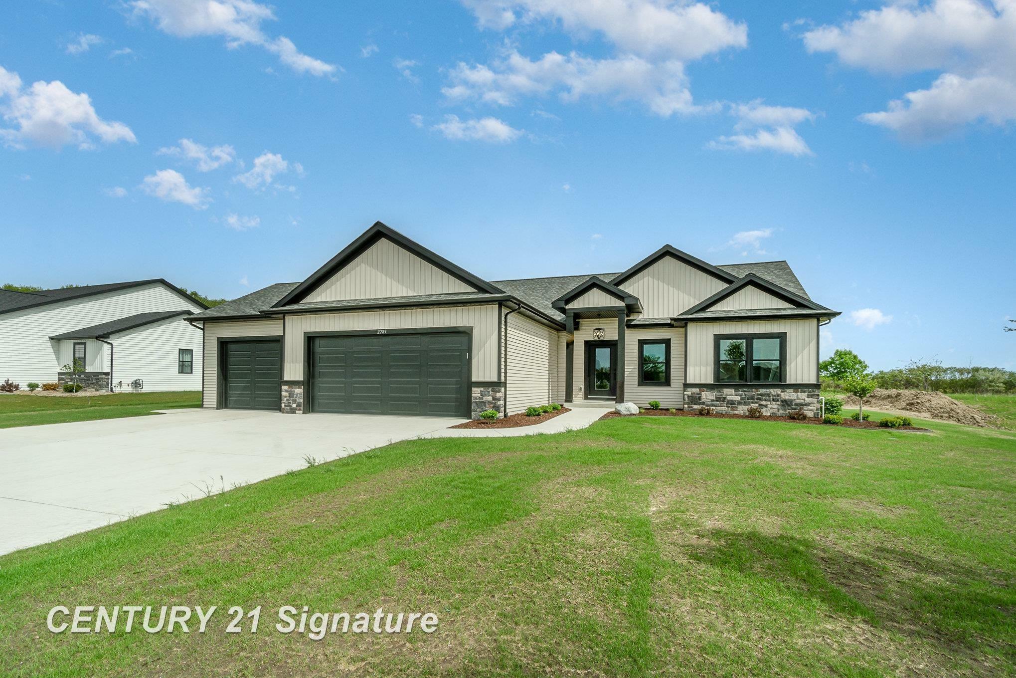 Property Photo:  2289 Holly Ridge Lane  MI 48706 