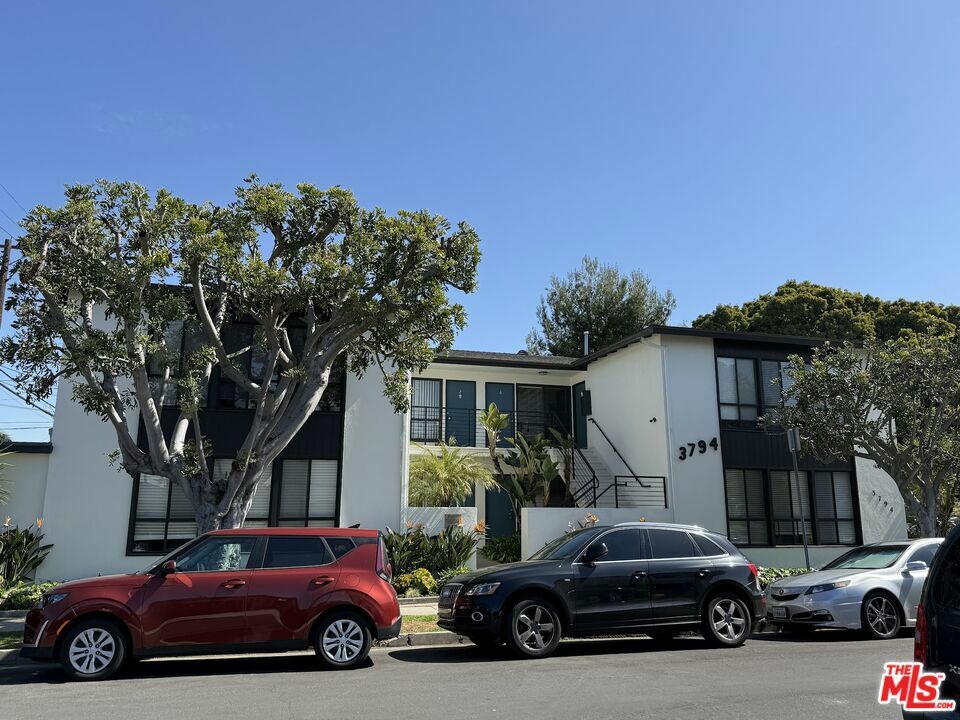 3794 Rosewood Avenue  Los Angeles CA 90066 photo