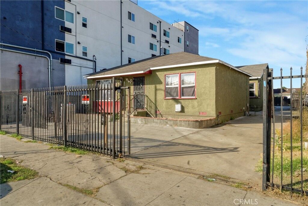Property Photo:  10807 Compton Avenue  CA 90059 