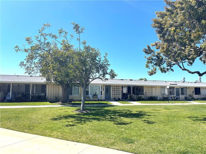 Property Photo:  1400 Weeburn Road 4 82B  CA 90740 