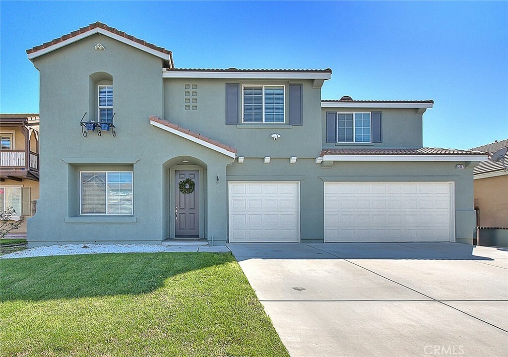 Property Photo:  13687 Aspen Leaf Ln  CA 92880 