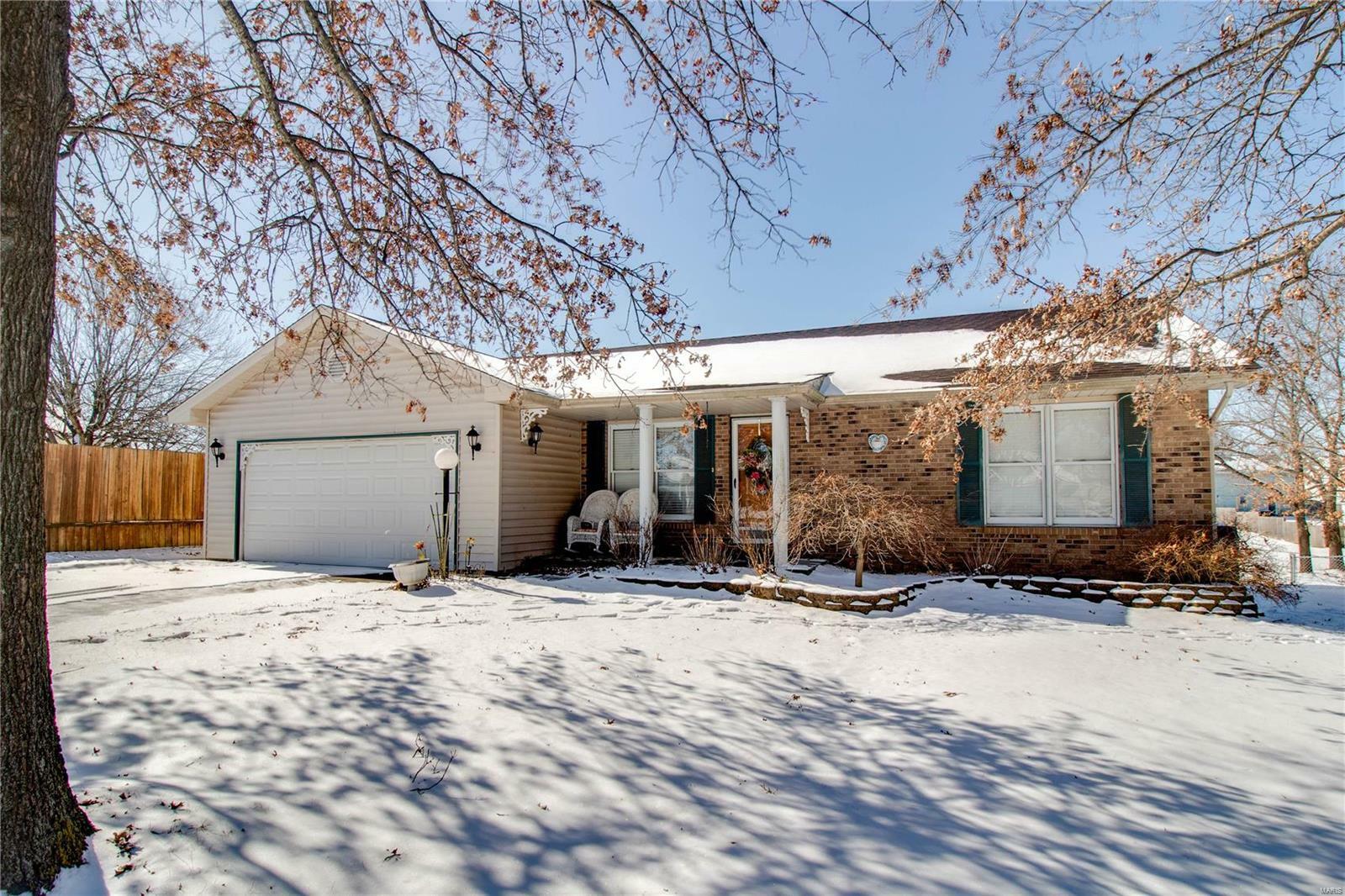 Property Photo: 2 Fernwood Court IL 62010