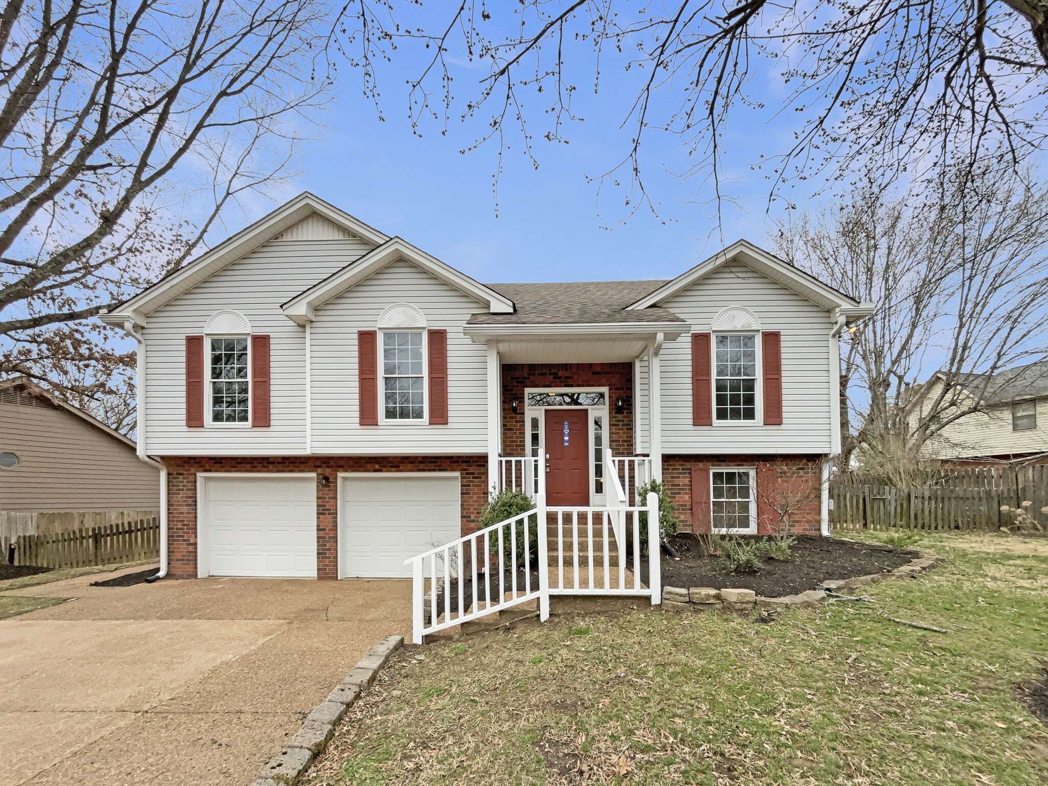 Property Photo:  404 Old Oak Way  TN 37076 