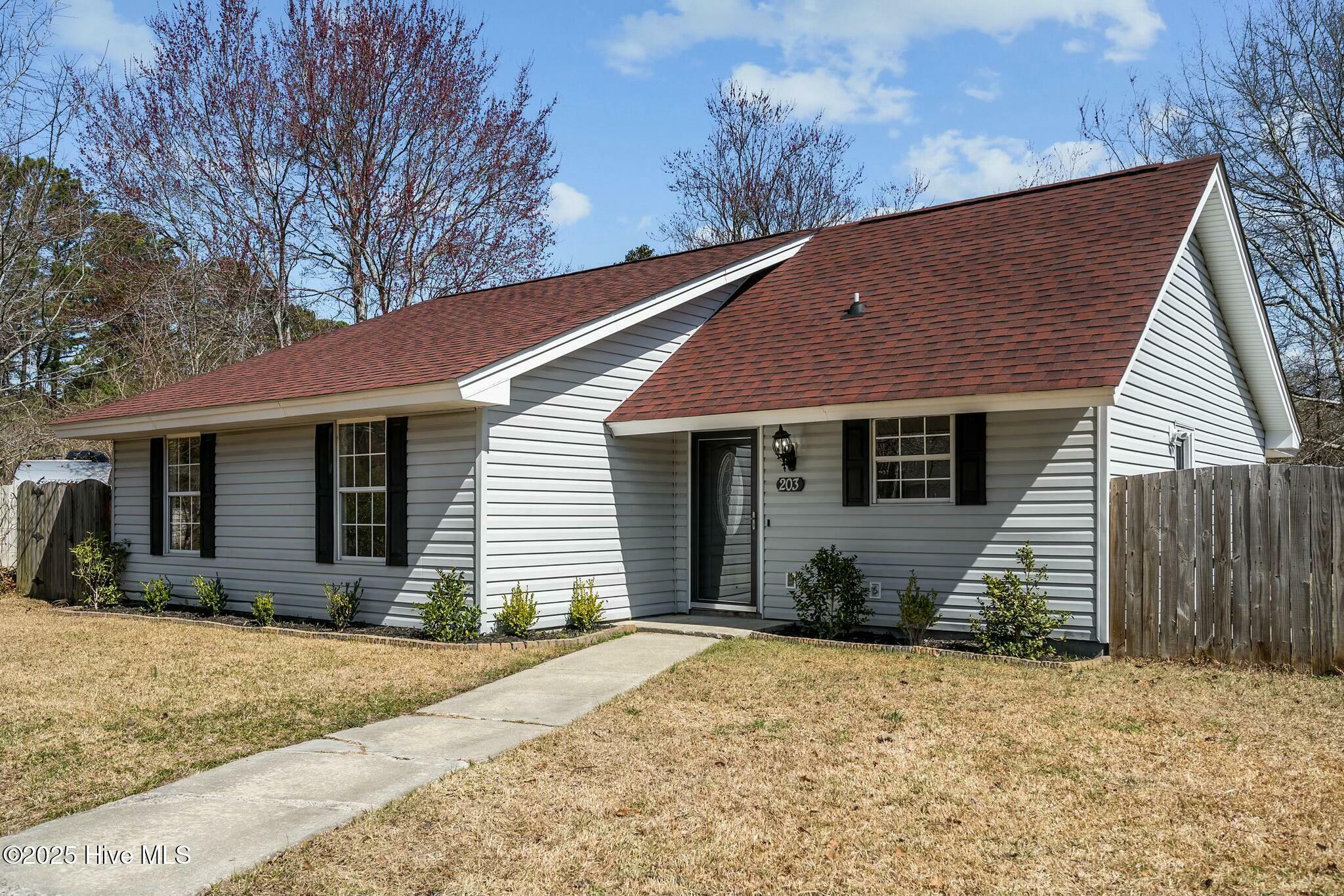 Property Photo:  203 N Willow Lane  NC 28546 