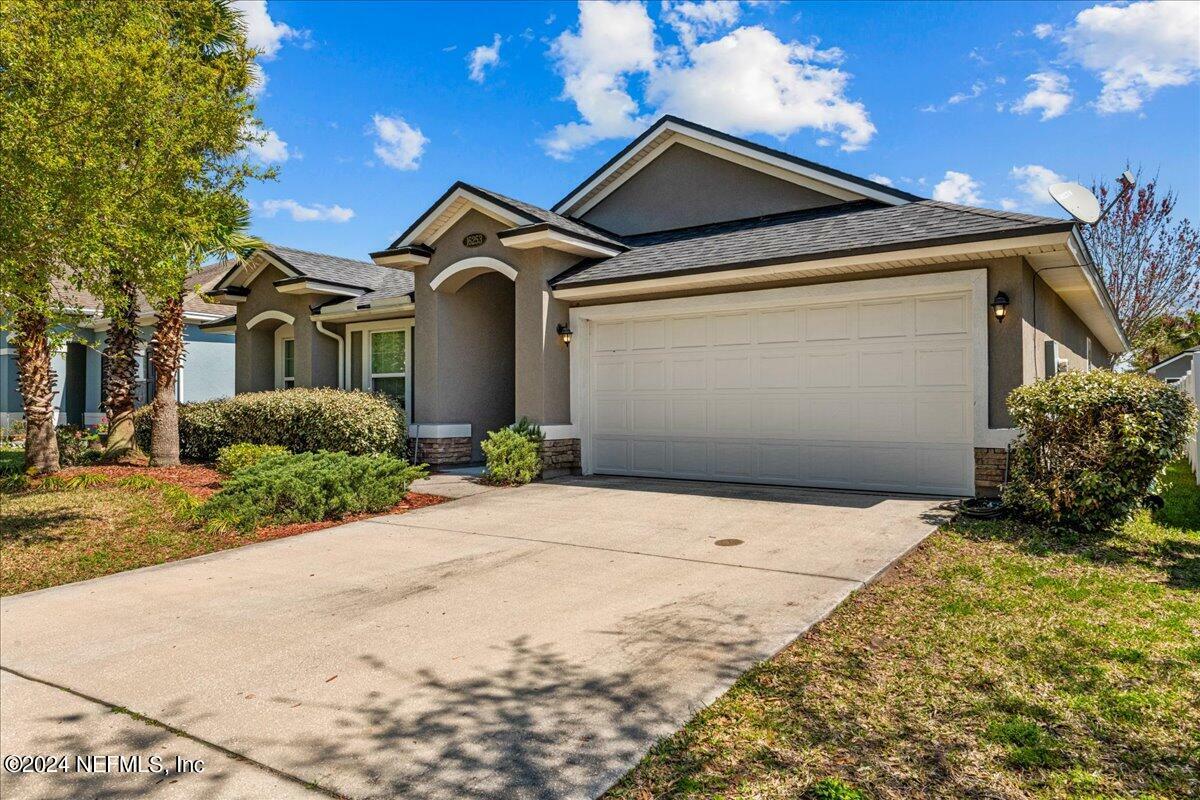 Property Photo: 16253 Dowing Creek Drive FL 32218