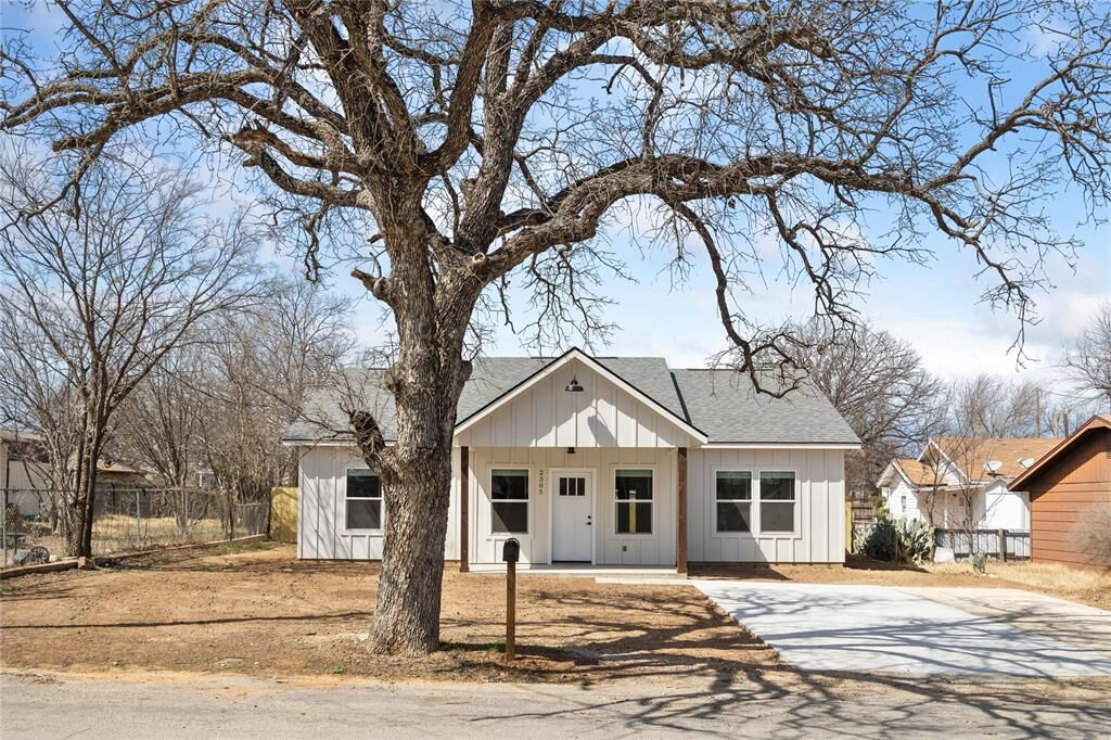 Property Photo: 2305 Avenue E TX 76801