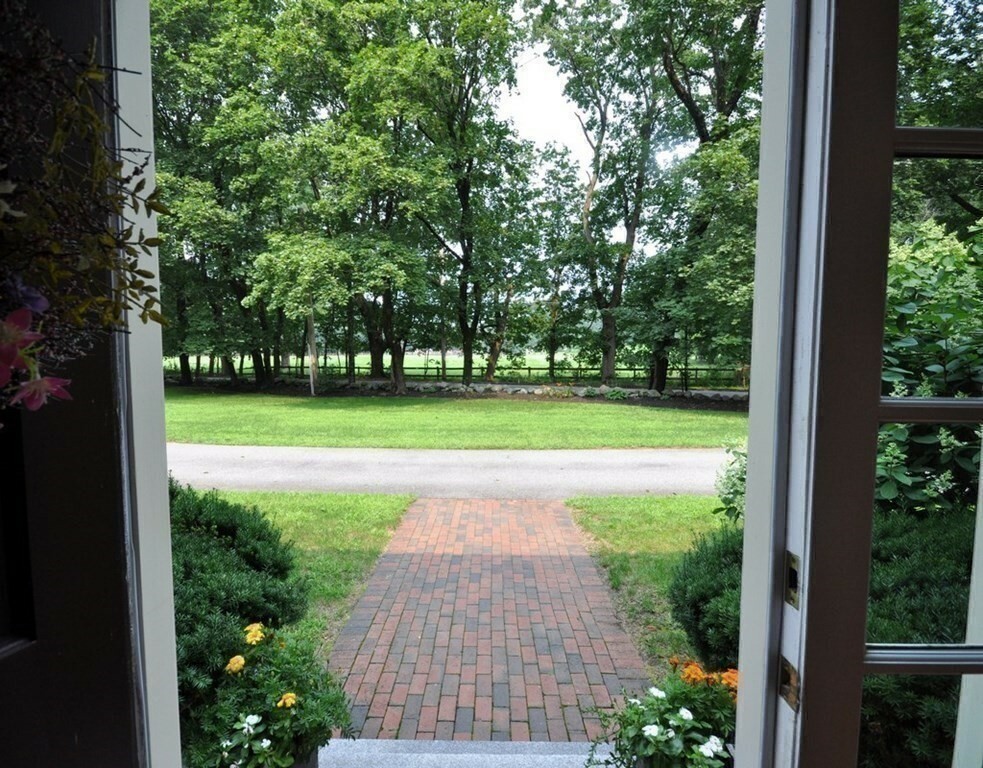 Property Photo:  43 Old Concord Rd  MA 01773 