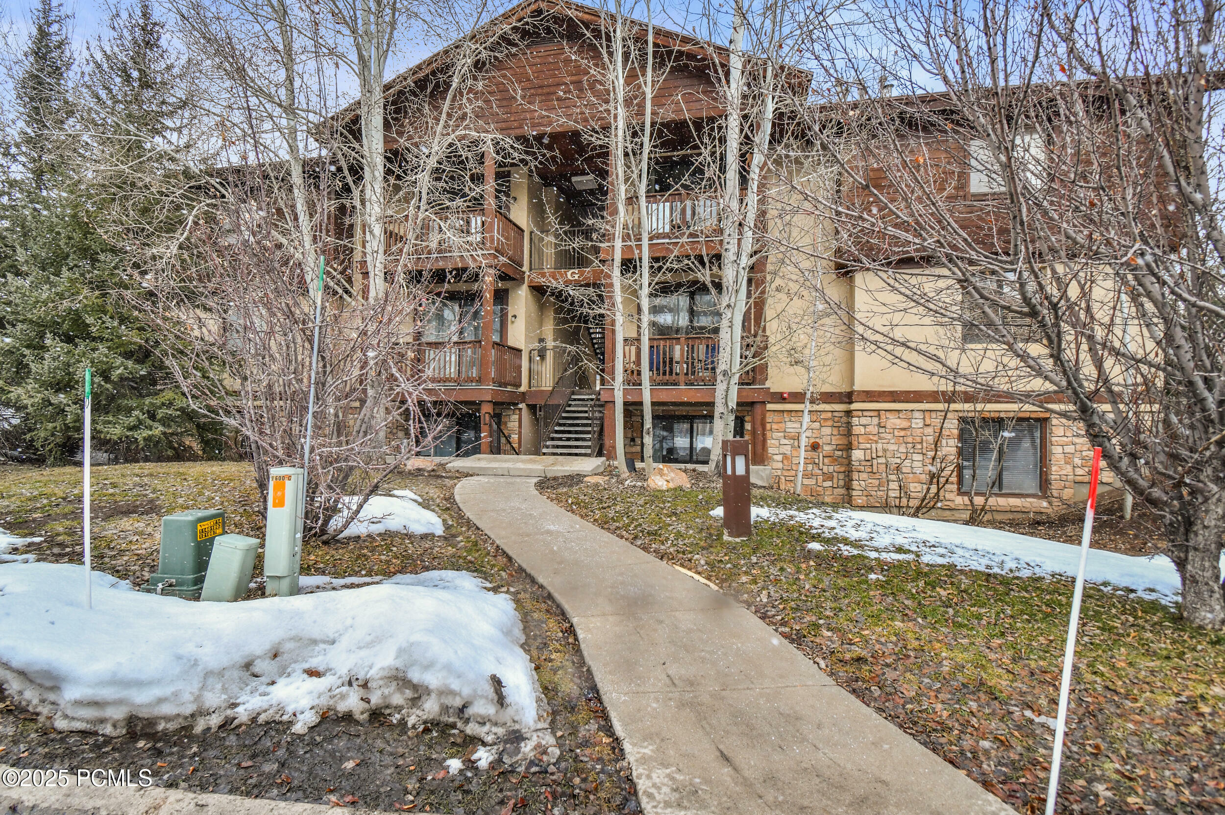 Property Photo: 1600 Pinebrook Boulevard G4 UT 84098