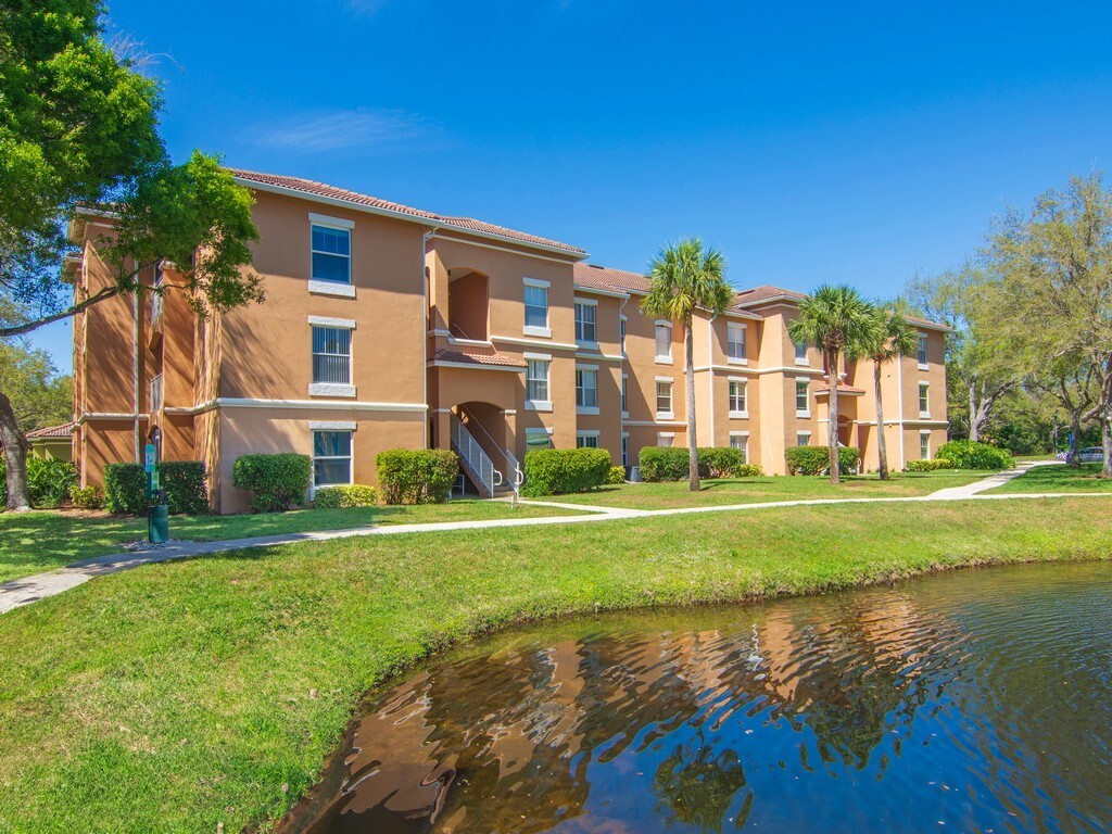 Property Photo: 5080 Fairways Circle G203 FL 32967