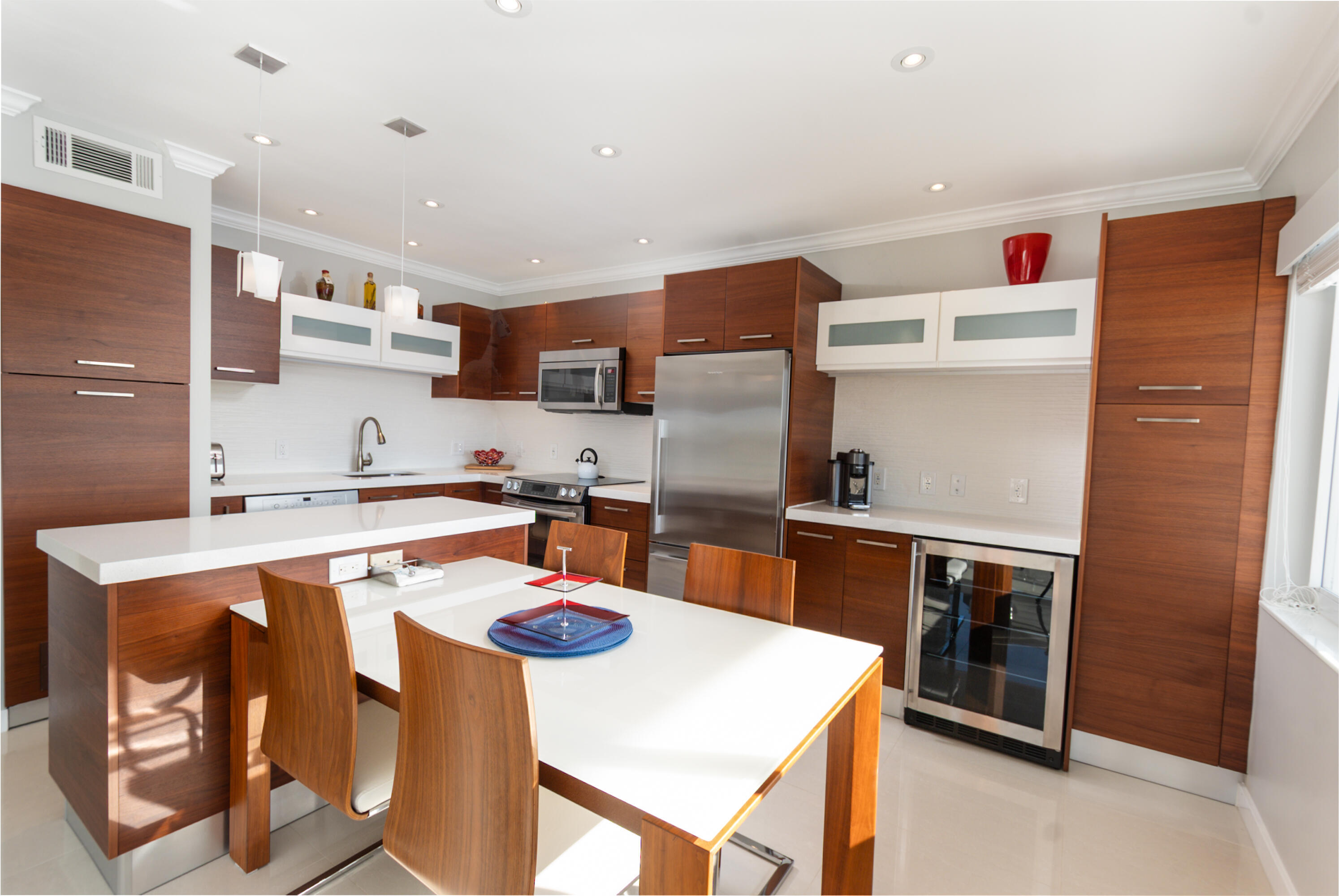 Property Photo: 1201 S Riverside Drive 308 FL 33062
