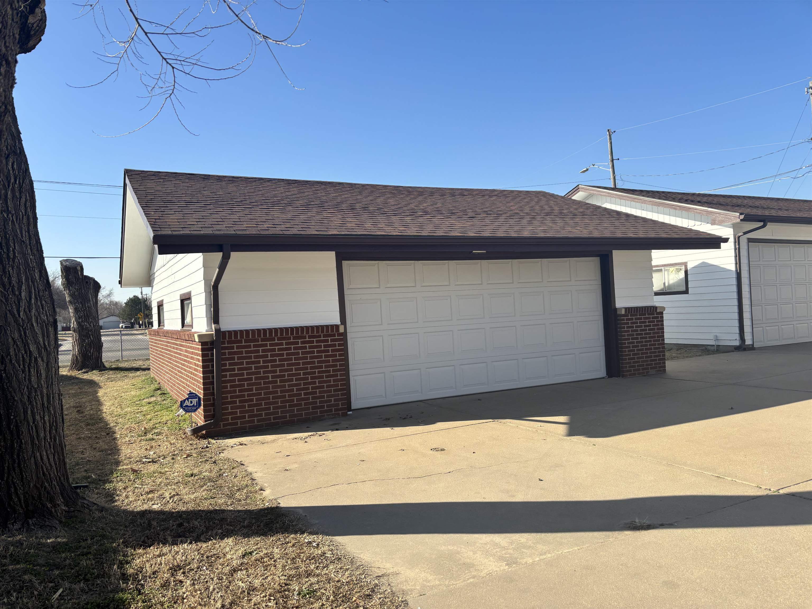 Property Photo:  705 N Arapaho St  KS 67212 