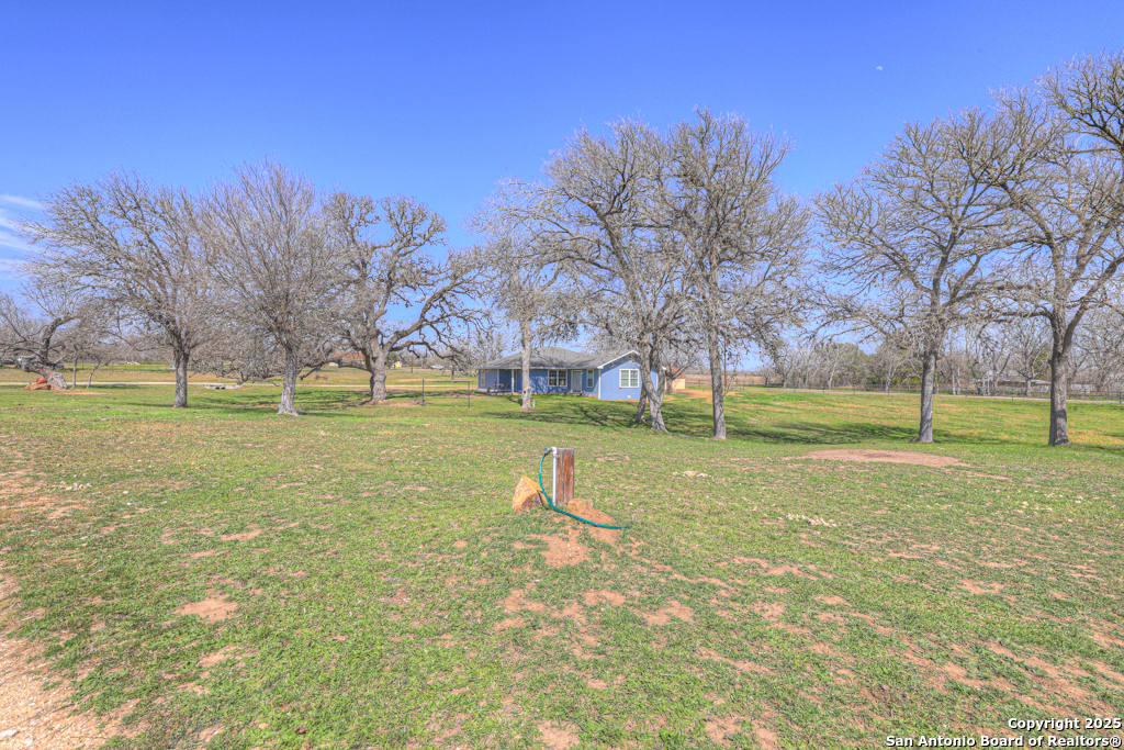 Property Photo:  100 Meadow Lake  TX 78155 