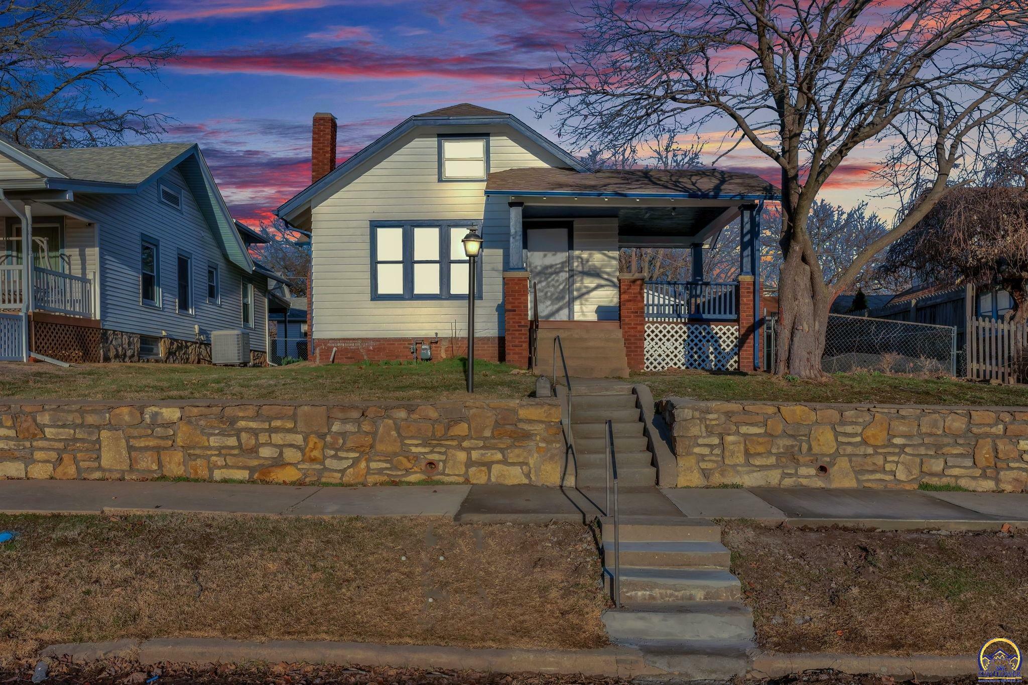 Property Photo: 615 SW Jewell Ave KS 66606