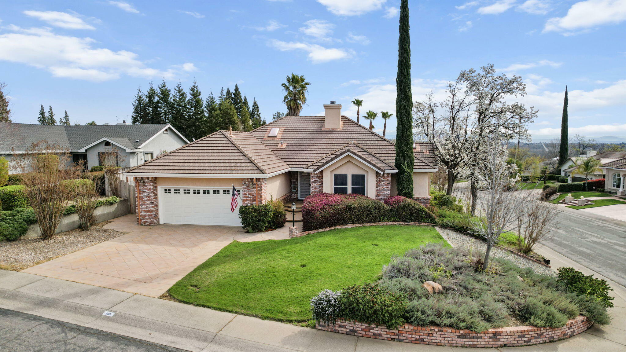 235 Kingsview Court  Redding CA 96003 photo