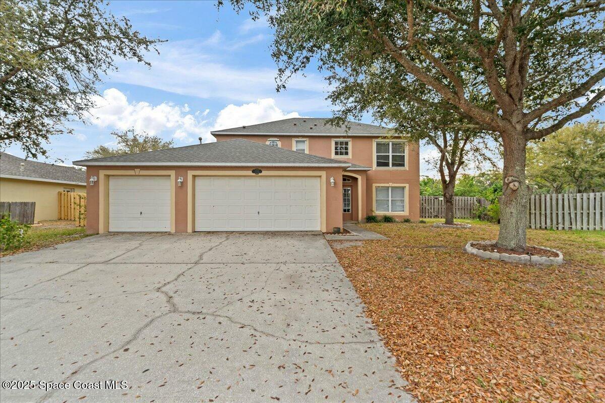 Property Photo: 1333 Sorento Circle FL 32904