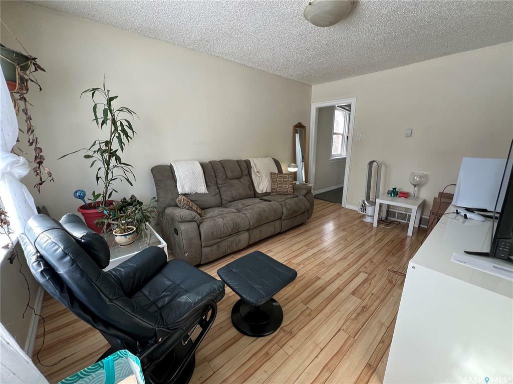 Photo de la propriété:  1706 Victoria Avenue  SK S7H 1Z7 