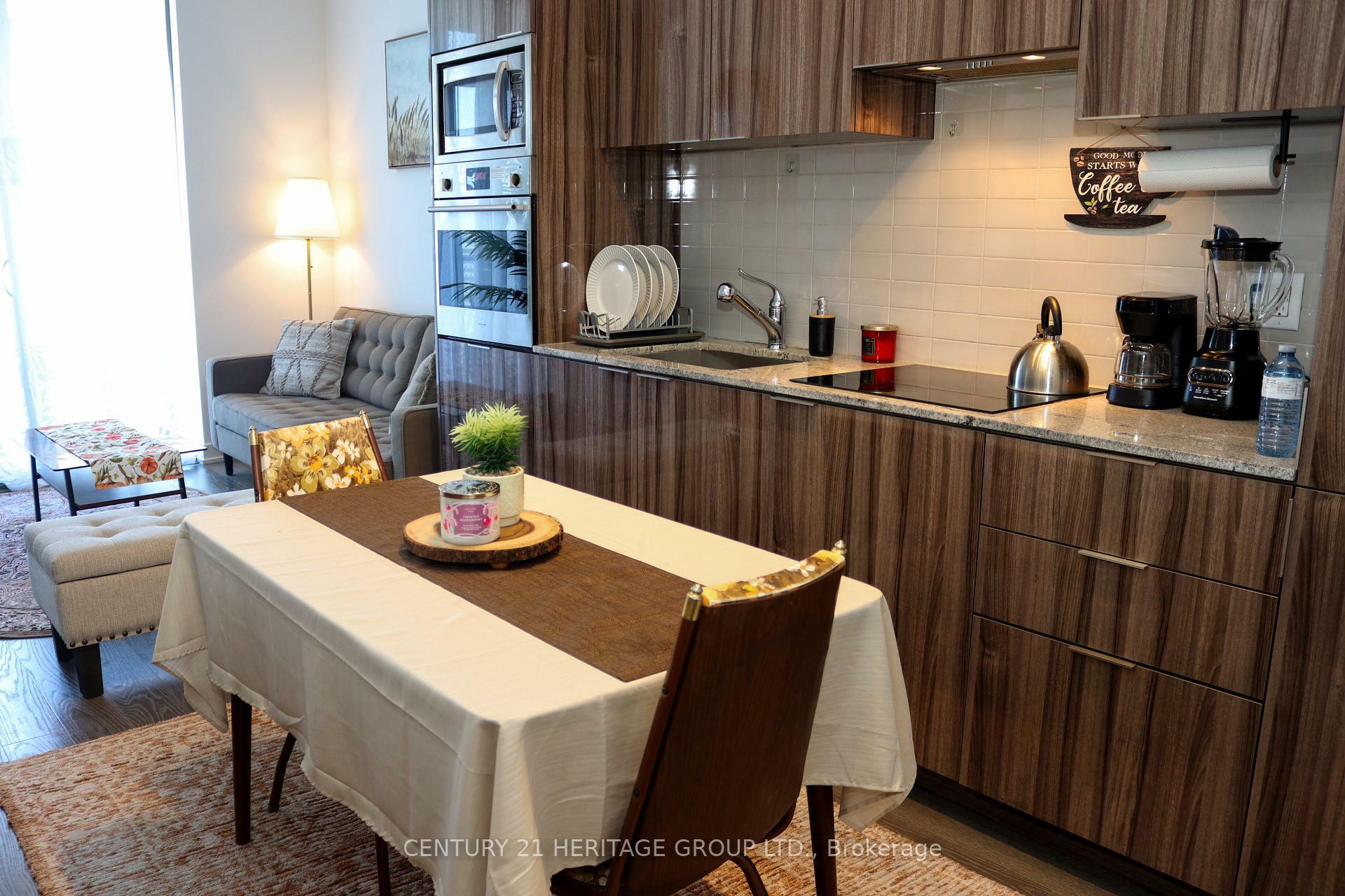 Photo de la propriété: 11 Wellesley Street W 6009 ON M4Y 0G4