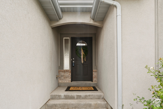 Property Photo: 6289 S High Bluff Dr UT 84118