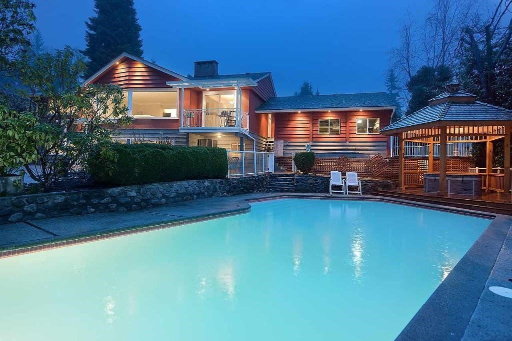 Property Photo: 440 Newlands Road BC V7T 1W1