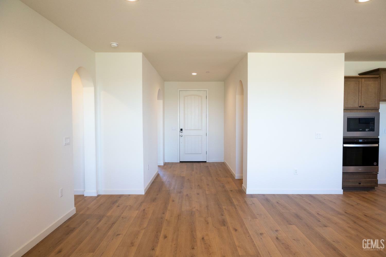 Property Photo: 12706 Kinnick Court CA 93311
