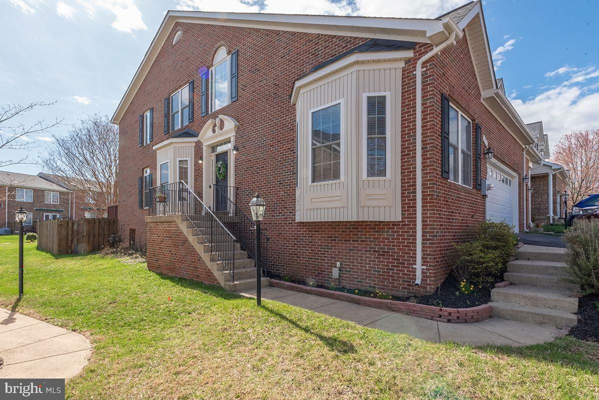Property Photo: 191 N View Circle VA 20186