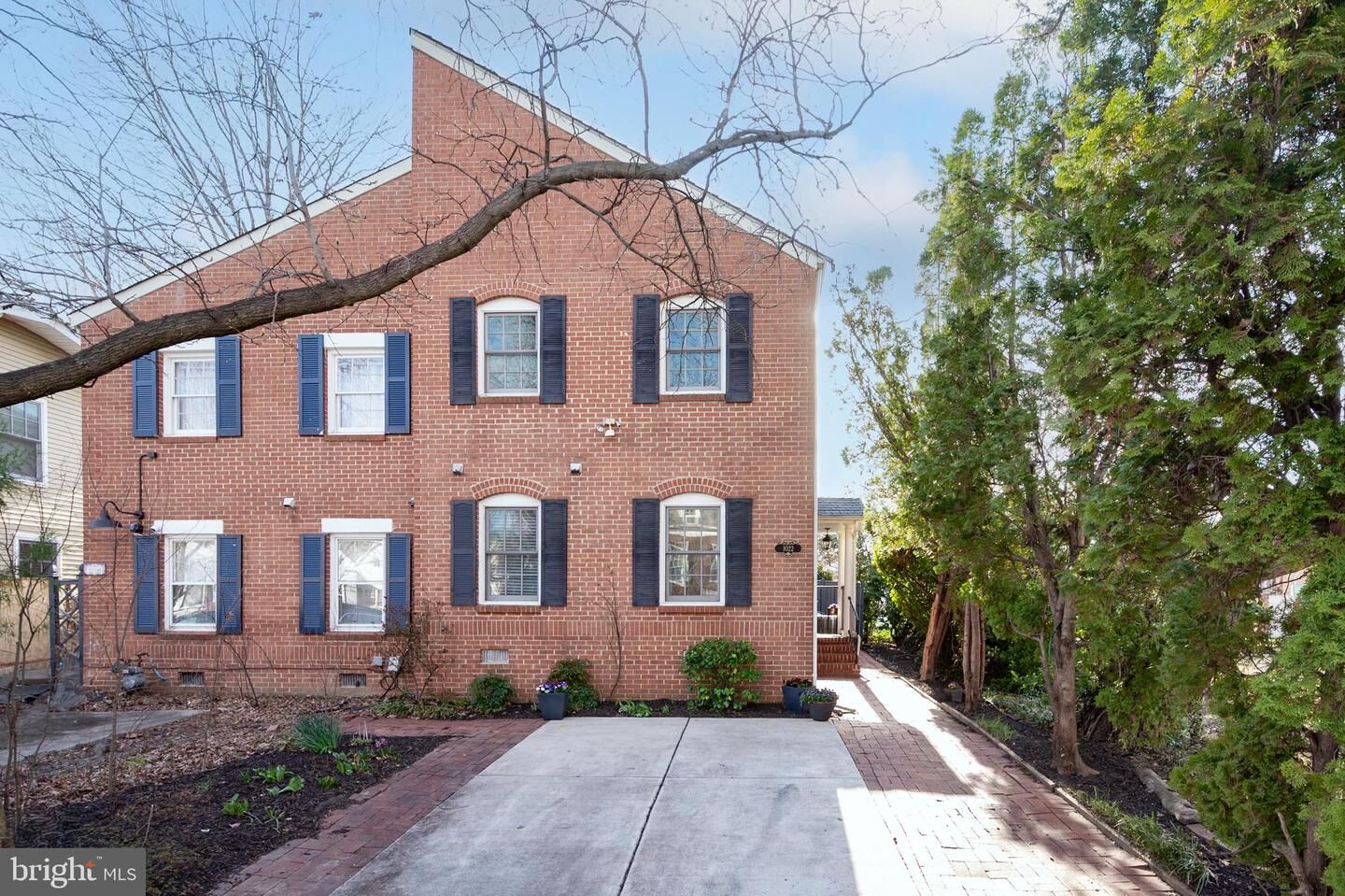 Property Photo:  1022 Powhatan Street  VA 22314 