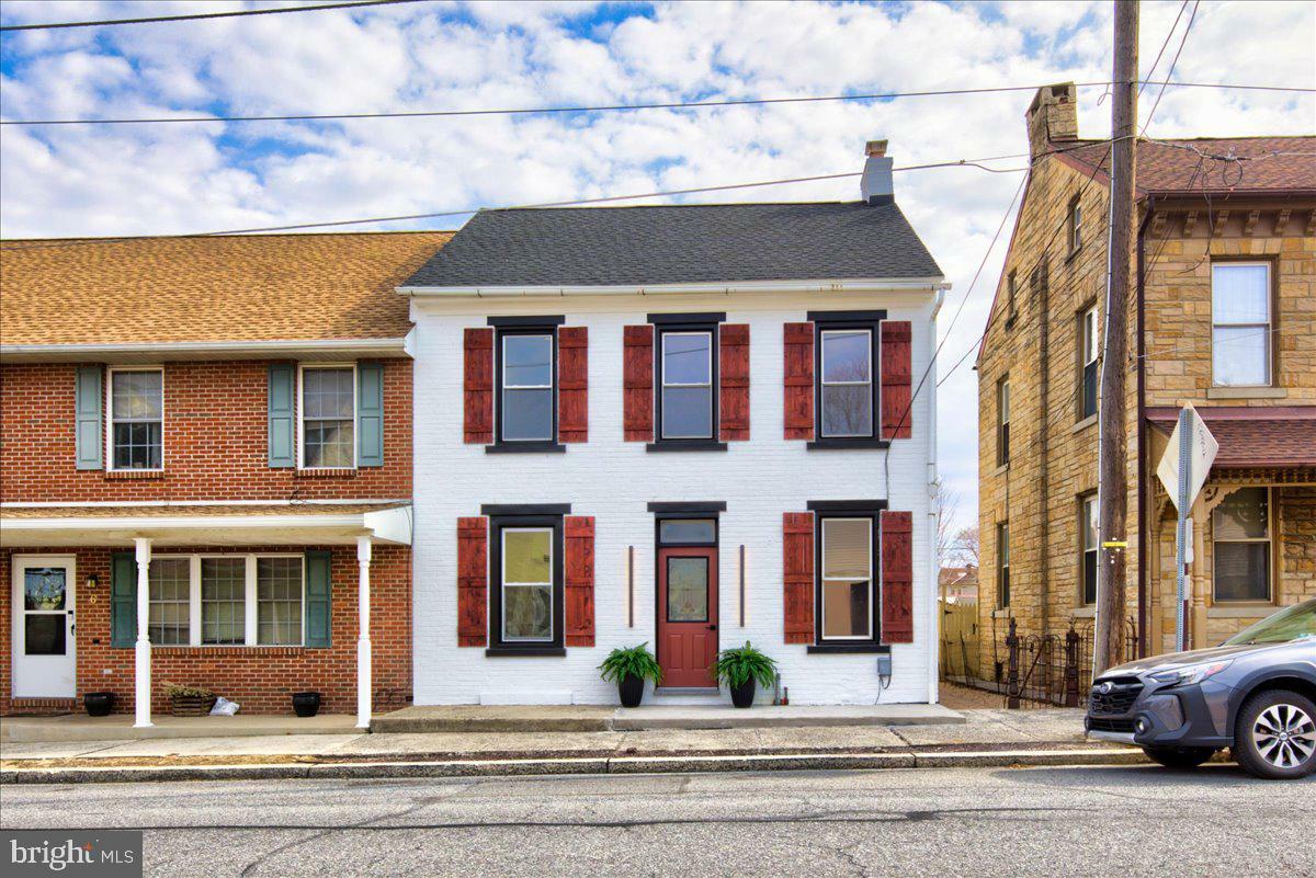Property Photo: 10 S Kemp Street PA 19536