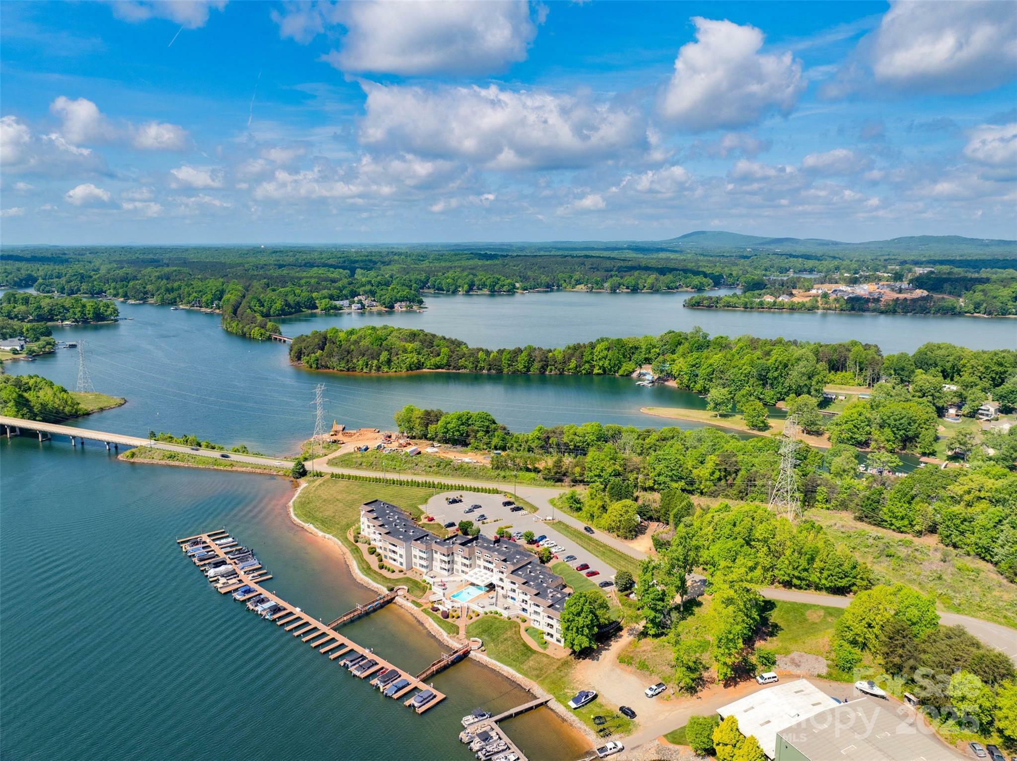 Property Photo: 7831 Spinnaker Bay Drive 106 NC 28673