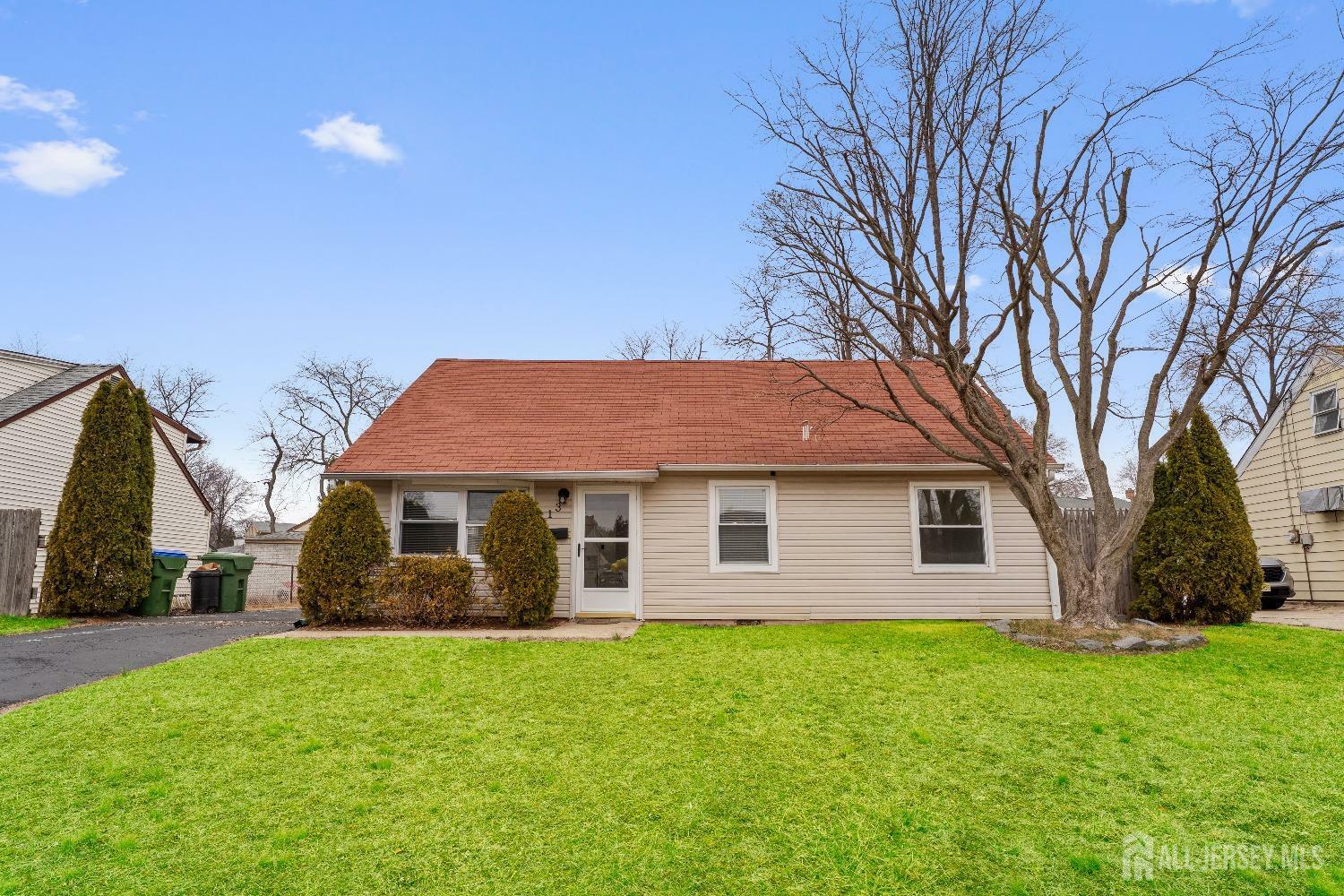 13 Mercury Road  Edison NJ 08817 photo