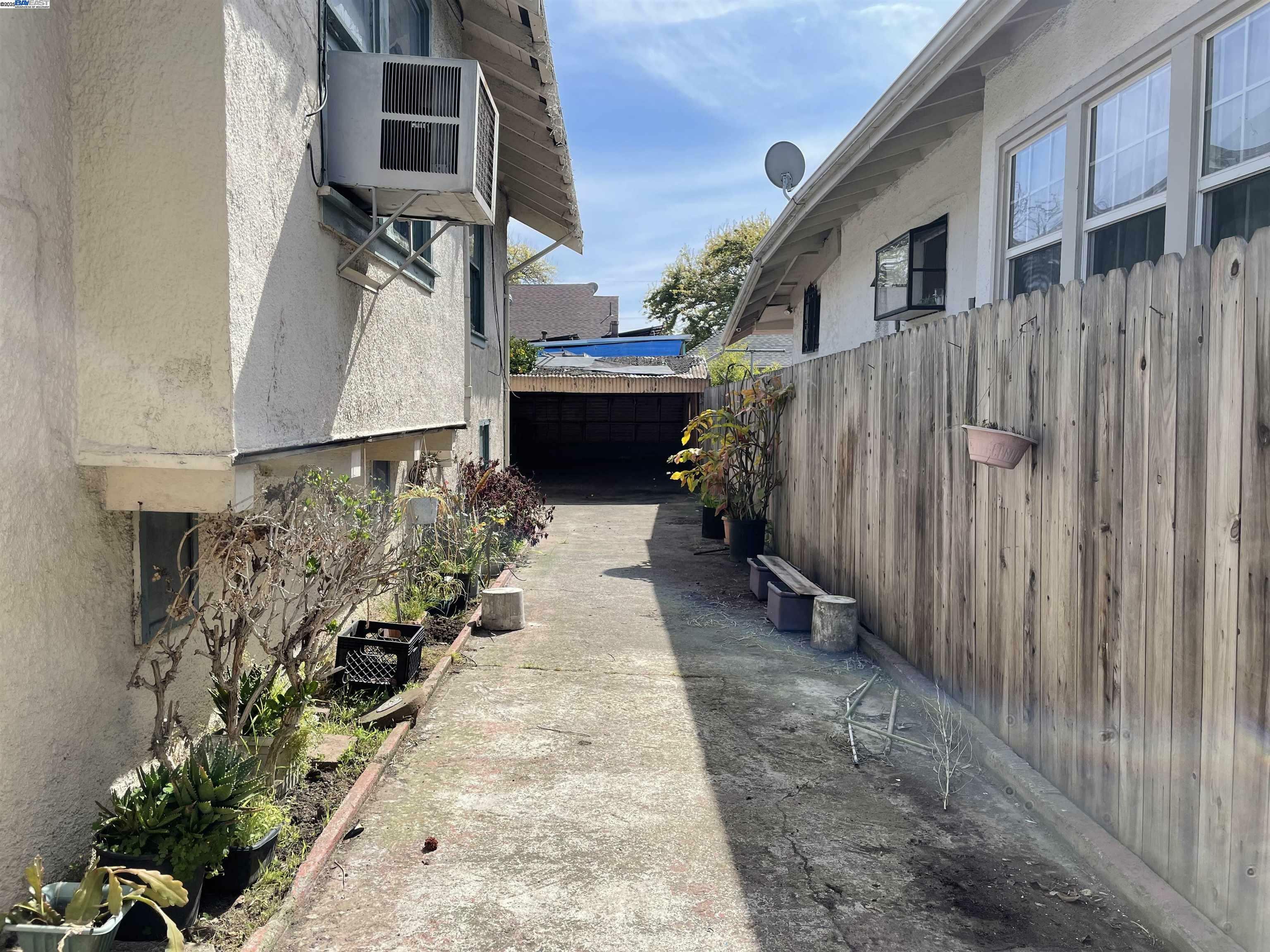 Property Photo:  2232 Rosedale Ave  CA 94601 