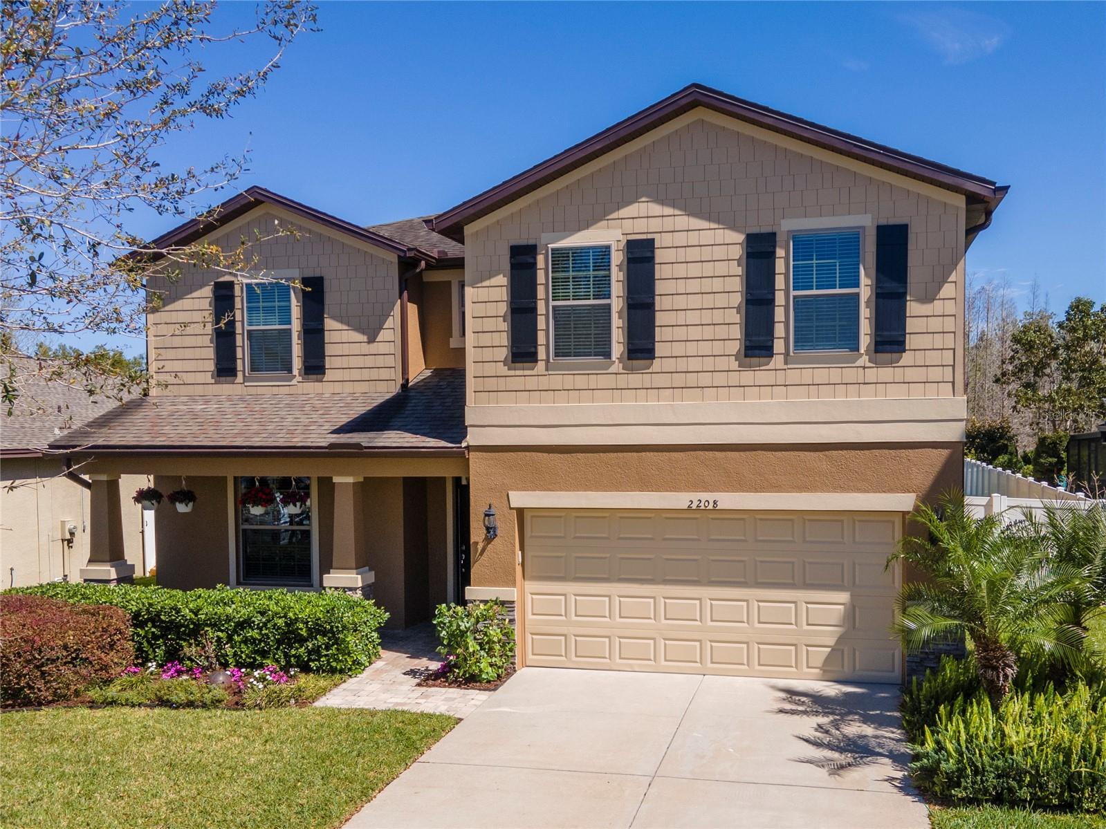 Property Photo: 2208 Landside Drive FL 33594