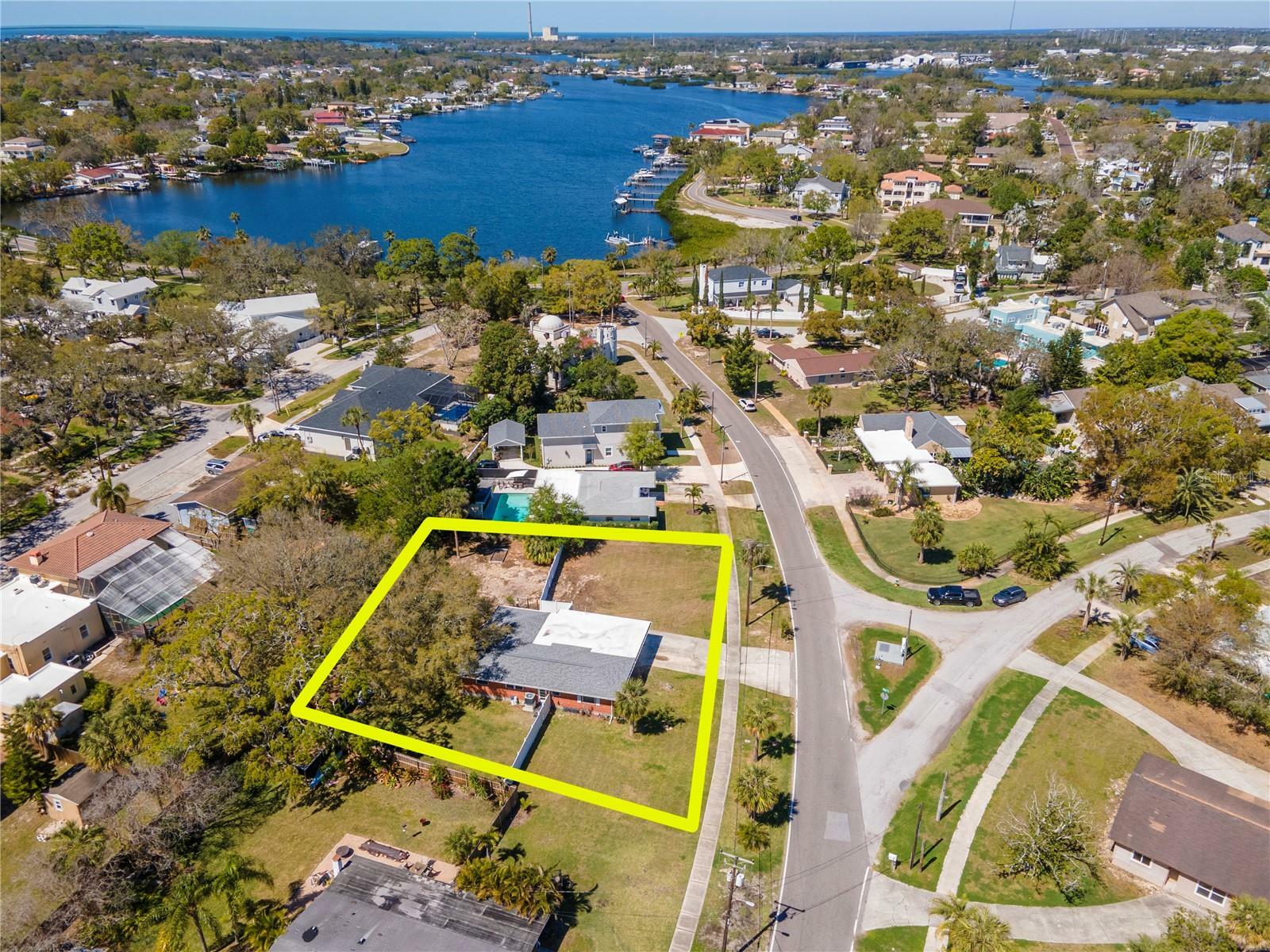 Property Photo: 27 Park Avenue FL 34689
