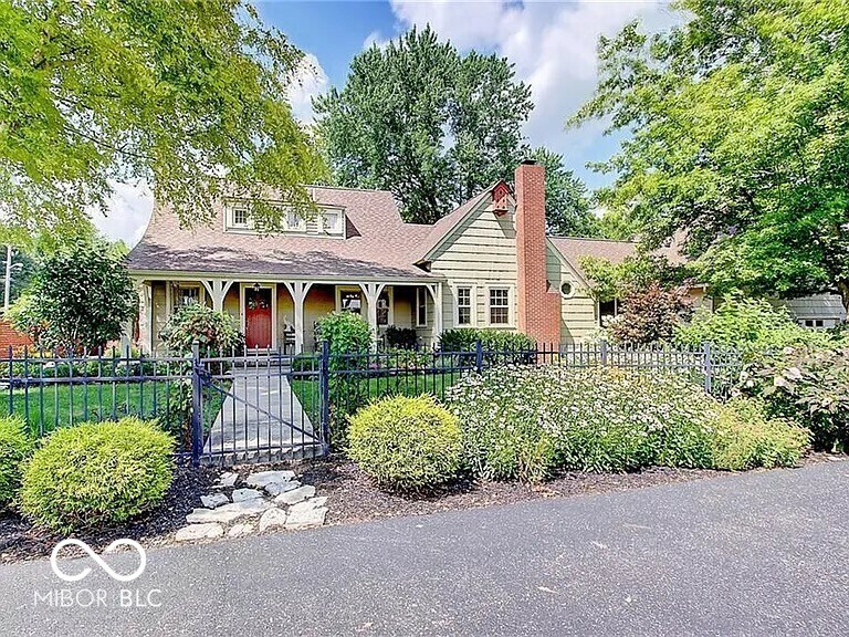 Property Photo: 5055 Willow Road IN 46077