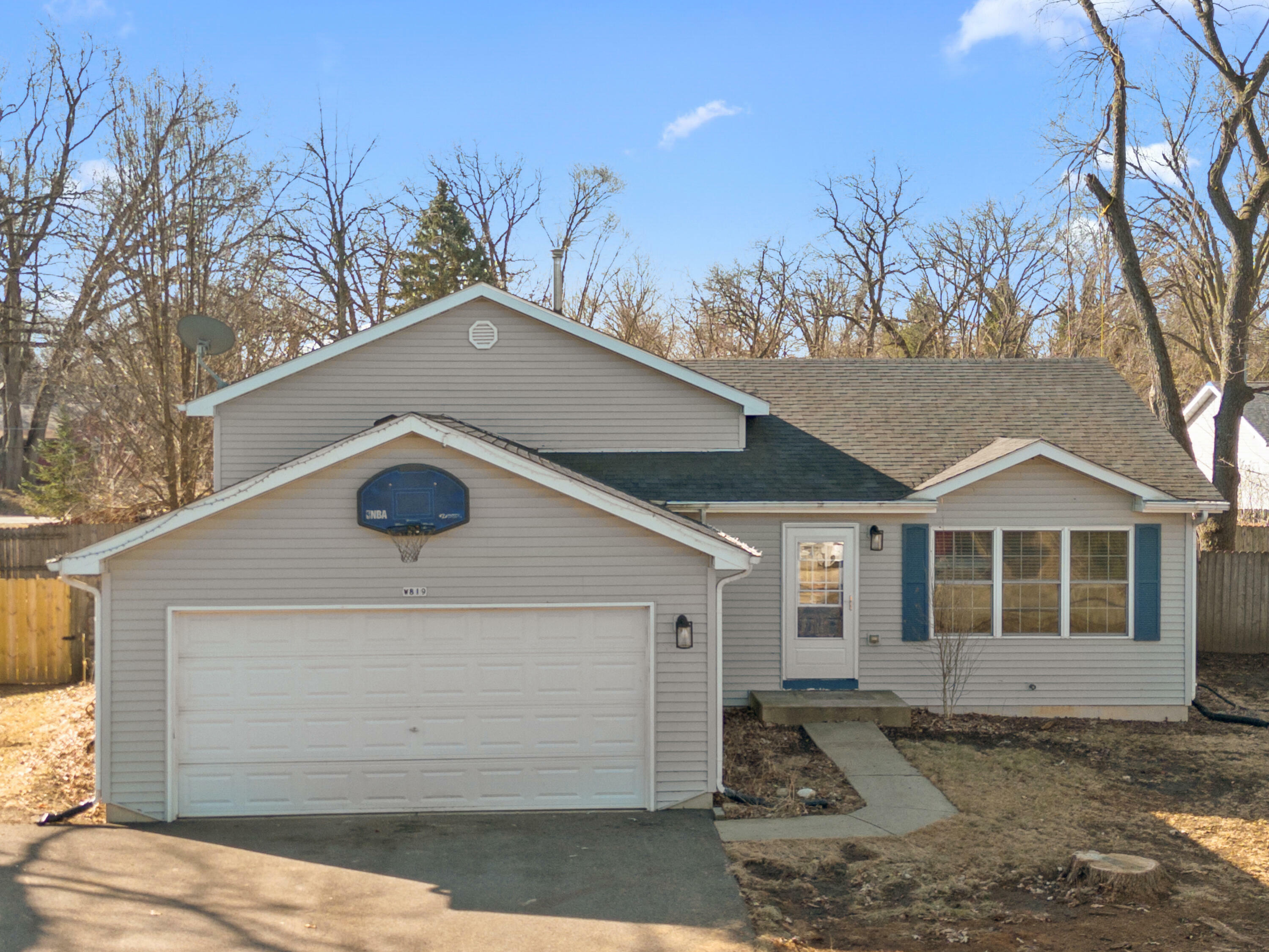 Property Photo: W819 Florence Rd WI 53128