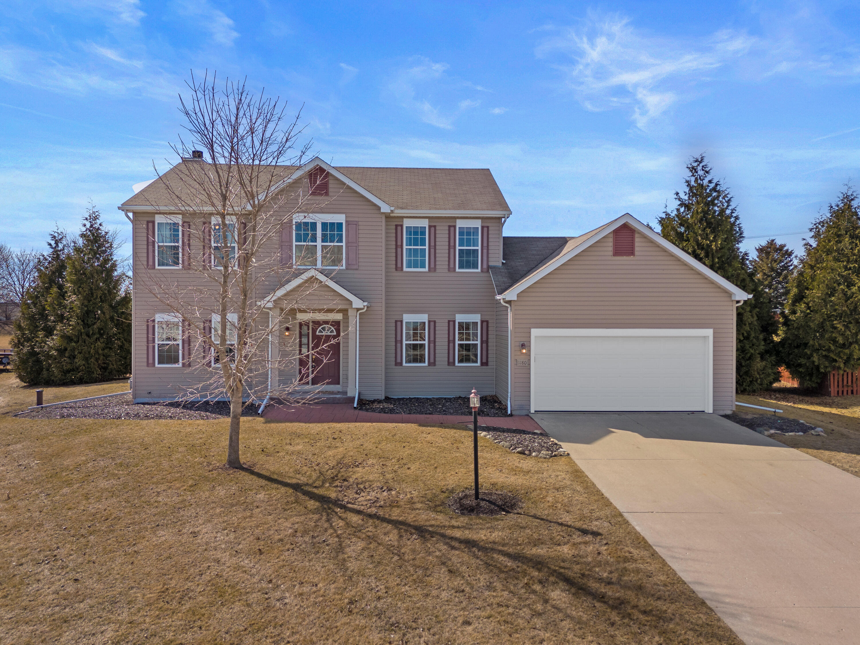 Property Photo:  W1180 Fieldcress Ct  WI 53036 