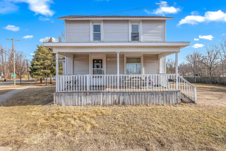 3 Monroe Street  Hillsdale MI 49242 photo