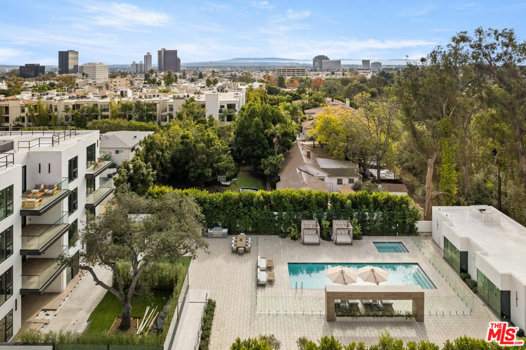 505 S Barrington Avenue 304  Los Angeles CA 90049 photo