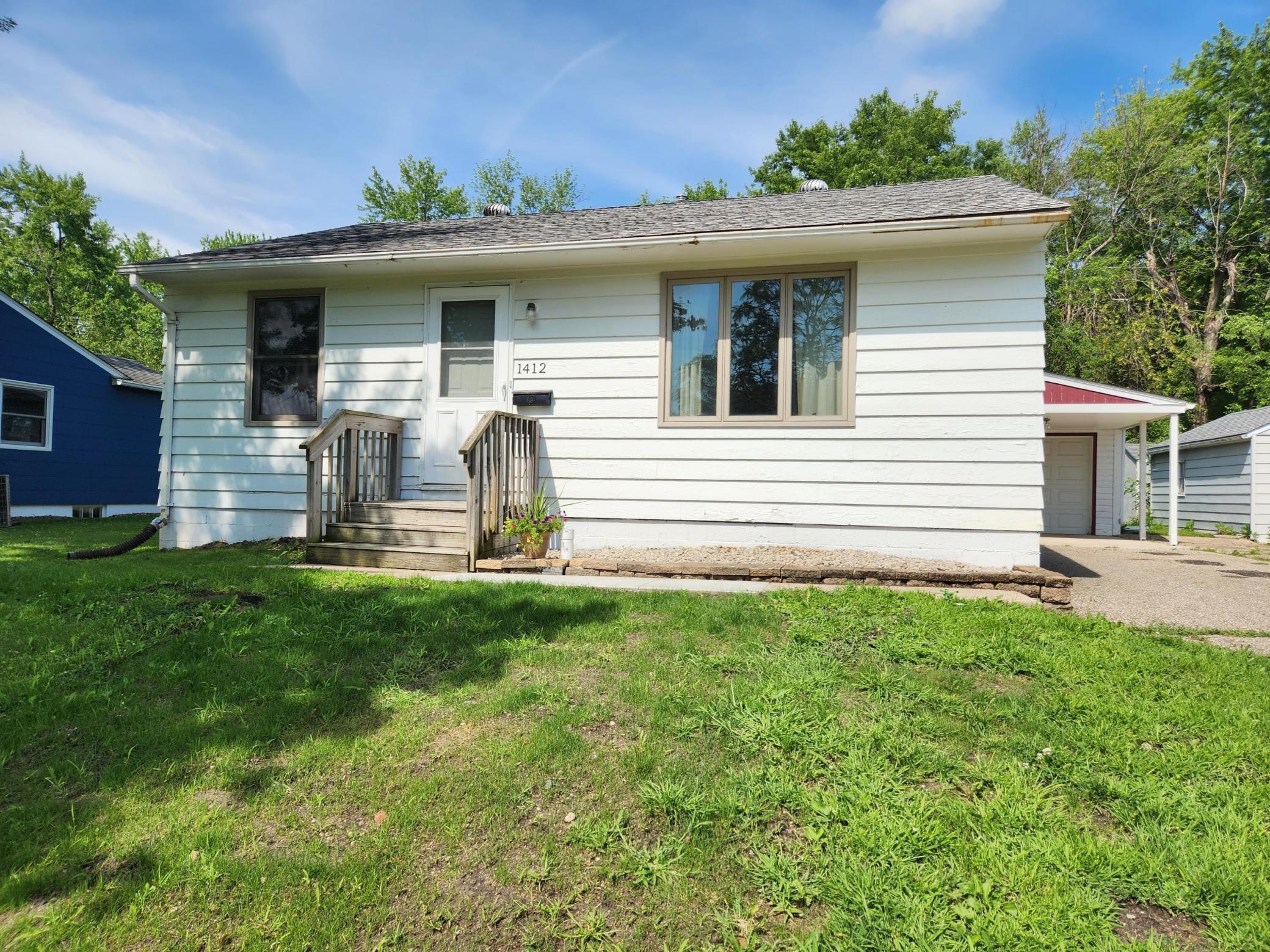 Property Photo: 1412 Manor Avenue MN 56007