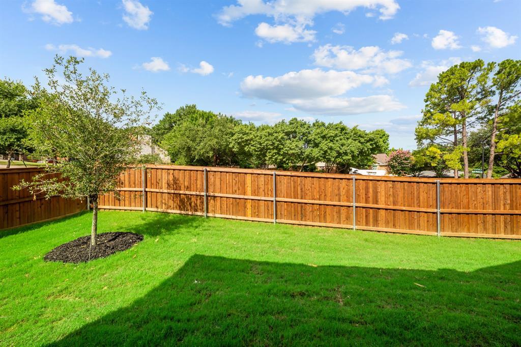 Property Photo: 6200 Beacon Hill Way TX 76112