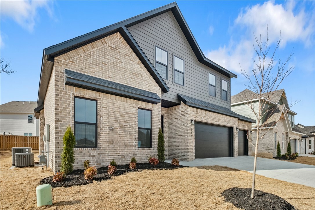 Property Photo: 1811 Peacock Road AR 72719