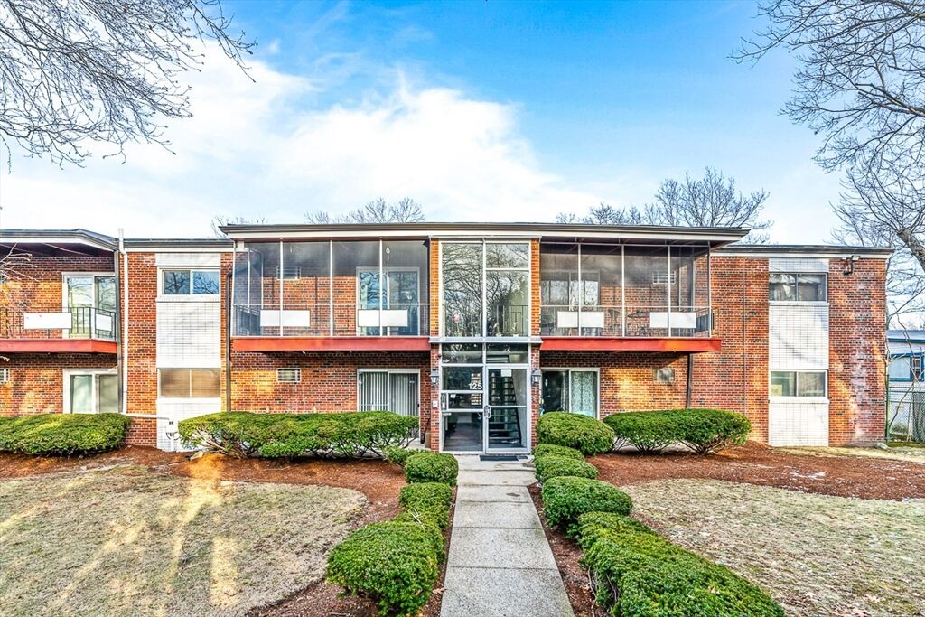 Property Photo: 125 Grove St 7 MA 02132