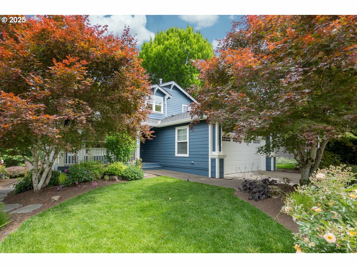 Property Photo: 11690 SW Tallwood Dr OR 97223