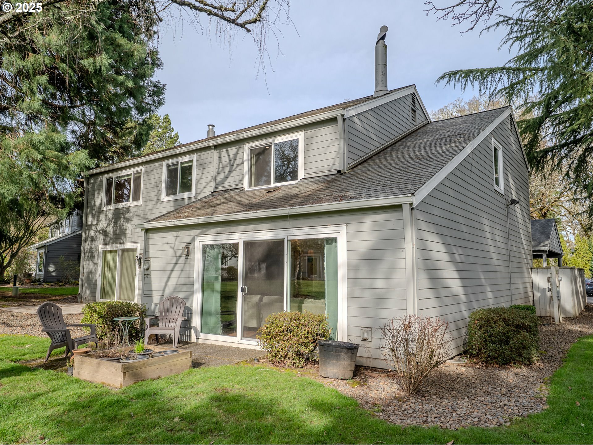 Property Photo: 5212 SW Erickson Ave OR 97005