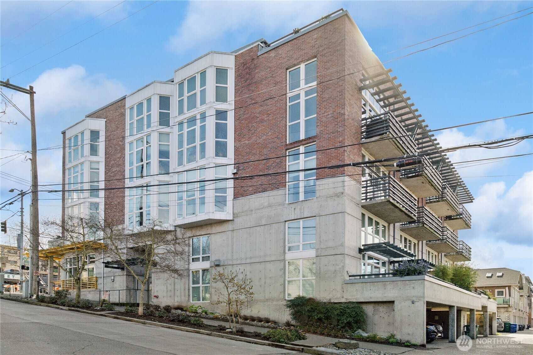 Property Photo: 125 E Lynn Street 103 WA 98102