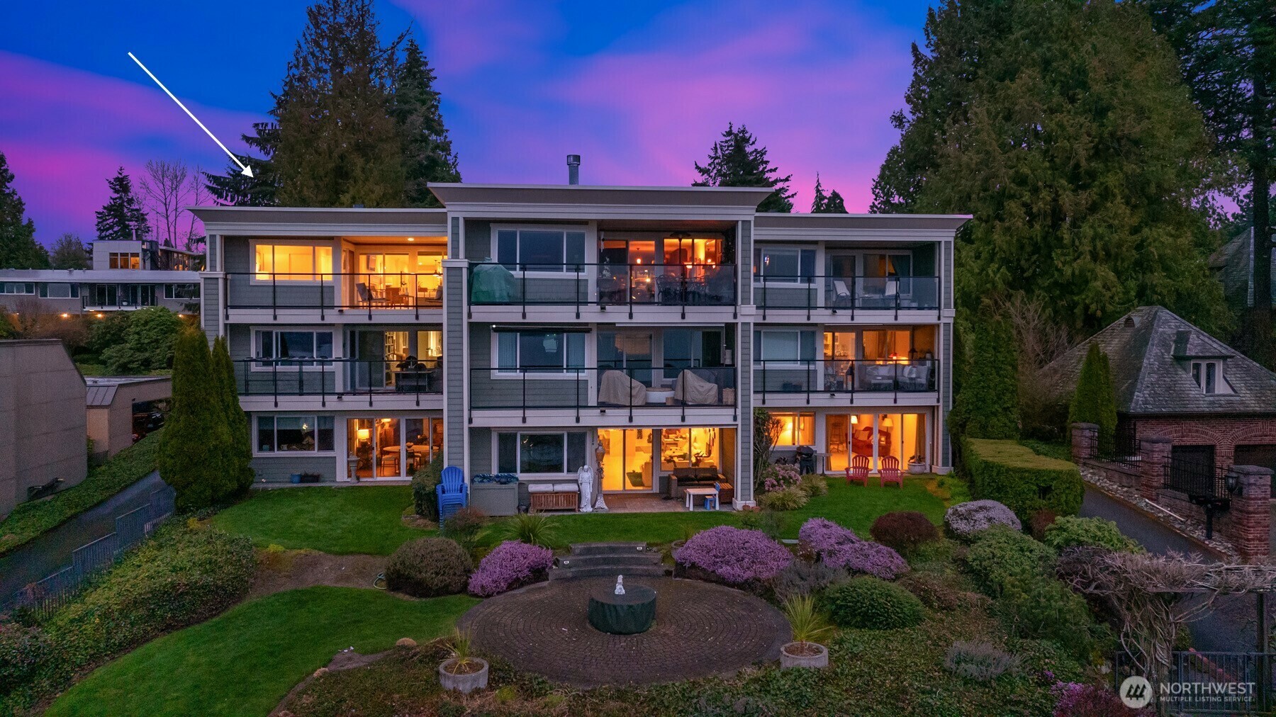 Property Photo:  6620  Lake Washington Boulevard NE 303  WA 98033 