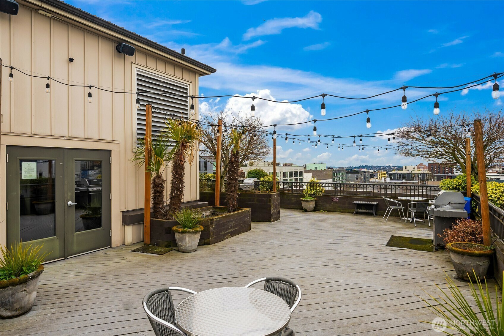 Property Photo: 1125 E Olive Street 607 WA 98122
